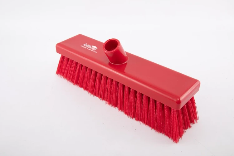 Miotła do zamiatania Salmon Hillbrush B758G ze średniej twardości włosiem, o długości 305 mm, w kolorze czerwonym