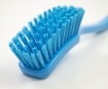 Szczotka z raczką Salmon Hillbrush D9B 406 mm twarde włosie niebieska
